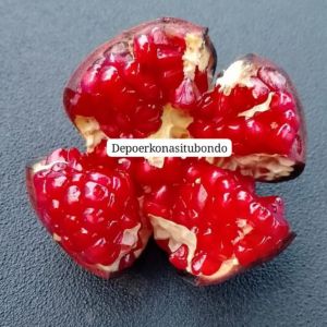 buah delima merah segar manis biji lunak ukuran kecil per 1kg