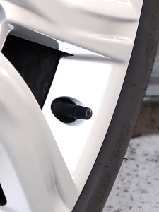 จุกลมยางรถยนต์ จุกปิดลมยาง ที่ปิดลมยางรถ มอเตอร์ไซค์ จักรยาน จุกวาล์วยางรถยนต์ มีหลายสีให้เลือก (4เม็ด) Tire Valve