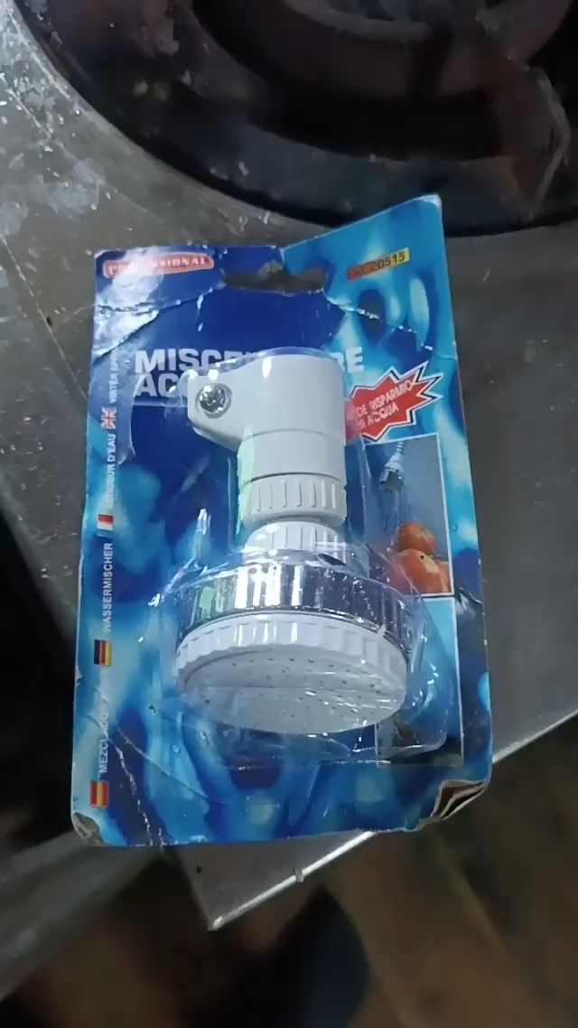 หัวฉีดหมุนสากล ก๊อกน้ำกันน้ำกระเซ็น ประหยัดน้ำ หัวจ่ายน้ำพิเศษในครัว ตัวต่อก๊อกน้ำสากลแบบหมุนได้สำหรับห้องครัว