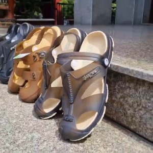 Dép Nam Bít Mũi Siêu Nhẹ Đi Mưa K2026