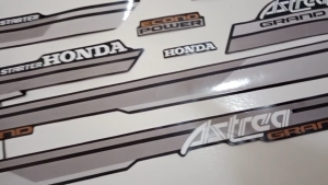 Stiker striping grand bulus tahun 1991