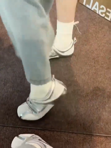 [BISA COD] Sepatu Daina Free Boxes Sepatu Wanita Fashion Sneaker Model Terbaru Size (36-40)