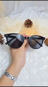 Kacamata Fashion Hitam: Tren Baru & Kualitas Tinggi