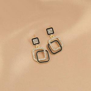 Fashionable Geometric Diamond Embedded Dangle Earrings Women Clip-On Ear Cuff No Piercing Required Elegant Luxury Sensation