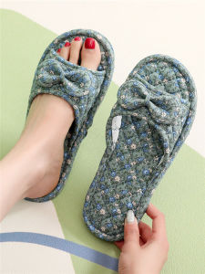 รองเท้าแตะผ้าบุบผ้าลายผีเสื้อสไตล์เกาหลีสำหรับผู้ชายและผู้หญิง รองเท้าแตะพื้นไม้สำหรับฤดูใบไม้ผลิ ฤดูร้อน ฤดูใบไม้ร่วง ฤดูหนาว รองเท้าแตะแบบเงียบๆ สำหรับใช้ในบ้าน