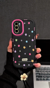 Gelang Casing Compatible Untuk IPhone 16 11 14 15 6 7 6S 8 Plus XR XS MAX 16 15 11 12 13 14 PRO MAX XSMAX 11PRO 13PRO 12PRO 14PRO 15PRO 16PRO 11PROMAX 15PROMAX 14PROMAX Casing HP IPhone Pola Dasi Hitam Pita Merah Muda Lanyard Bracelet Couples Soft Case