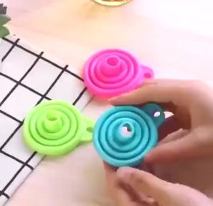 CORONG BULAT LIPAT AIR KARET SILIKON MINYAK COLLAPSIBLE MINI FUNNEL