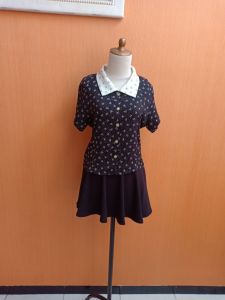 atasan kemeja wanita hitam YENSHI motif bunga M cewek lengan pendek