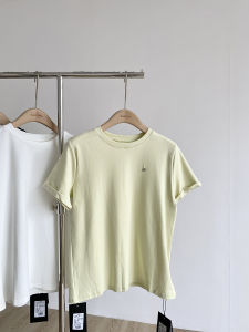 เสื้อยืดคอกลมแขนสั้นสไตล์เกาหลีสำหรับผู้หญิงในช่วงฤดูร้อนปี 2025 เสื้อผ้าทำงานลำลองที่สวมใส่สบายและมีสไตล์