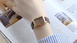 Julius แบรนด์แท้ ร้านไทยส่งเร็ว นาฬิกาผู้หญิง สายหนัง หน้าปัดสวยหรู มีสไตล์