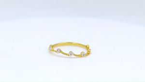 Happy Jewelry แหวนเพชรแถว7เม็ด สลับไข่ปลาหลอก ทองแท้ 9k 37.5% เพชรเกสร หมายเหตุ: หลายราคา รายการ: 1 ชุด