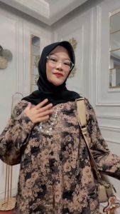 Atasan Wanita Jumbo Linen Premium: Desain Gemintang & Pakaian Sehari-hari