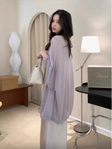 เสื้อคาร์ดิแกนไหมน้ำแข็งยาวบางหลวมๆ สีม่วง ทรงหลวมๆ สำหรับผู้หญิงในฤดูร้อน เสื้อคลุมกันแดดแบบสวมหัว แขนยาว คอวี