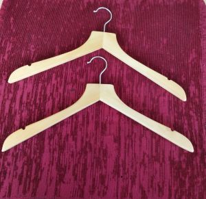 Hanger Kayu Kepala Lurus Natural Dewasa
