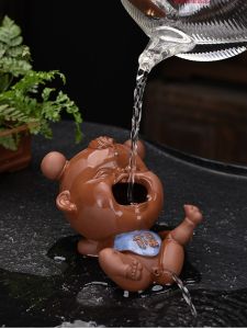 Creative Handmade Purple Clay Tea Pet Tea Table Decorations Cute Urinating Child Miniature Pig Tea Play Decorative Pieces