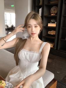 French Gentle Style Lace Trim White Strapless Dress Womens Summer 2025 Waist Cinched A-Line Long Dress Holiday Style