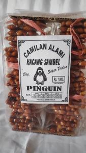 Pinguin Kacang Sambal Super Pedas - Isi 50pcs / Kacang Sambal Pedas Bumbu Basah