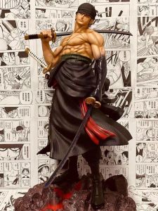 One Piece Oversized Carrying Knife Sauron Hand Office Big Decorations Deck Club Model GK Statue Gift for Males Gift