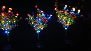 Solar Flower Lights LED Solar Powered Lights for Garden Patio Yard Decoration Solar Christmas Light Outdoor Waterproof Decoration for Home
