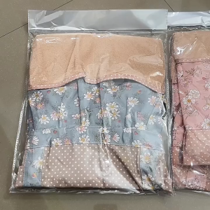 (READY STOCK)1 Piece Cute Print Apron with Pockets Baking Kitchen Aprons for Cooking Adjustable Straps Painting Cleaning Aprons Chefs Apron Apron dapur bergaya bunga comel kalis minyak & noda sesuai untuk memasak membakar atau berkebun