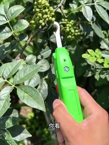 Ergonomic Garden Fruit Picking Shears Portable Curved Blade Hand Pruning Scissors Rustproof Grape Berry Harvesting Tool