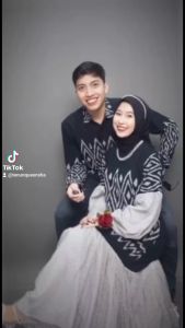 Desain Gamis & Kemeja Couple: Mengenal Gamis Rayya Hitam Tenun
