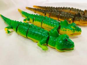 อีกัวน่าของเล่นไขลาน ยาว 32 เซนติเมตร ไขลานแล้ววิ่งได้