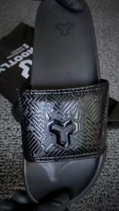 Rootly - Sandal Selop Pria Full embos Super Black