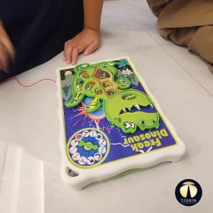 เกมคีบจับโดนไดโนเสาร์แล้วแพ้ เพลิดเพลิน สร้างสรรค์ เล่นเป็นกลุ่มได้