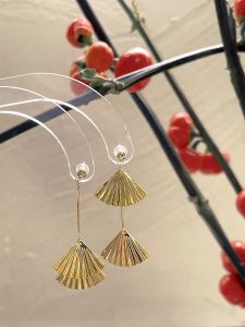 Elegant Chinese Style Asymmetric Fan Shaped Long Hoop Earrings Metal No Piercing Clip on High End Feel Fashion Jewelry