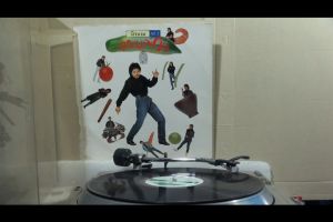 1 แผ่นเสียง 12นิ้ว R64 นิรนาม คุณมะละกอ แผ่นVG++ริ้วรอยบาง เสียงรบกวนน้อยนิดไม่มีรอยลึก แผ่นล้างสะอาดแล้ว ปกVGมีตำหนิ ขอบขาด สันทะลุ