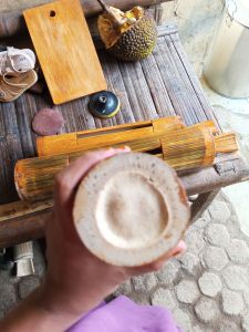 Kentongan bambu untuk ronda/bangunin sahur