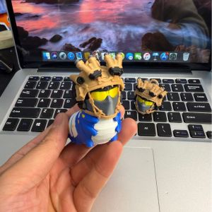 YIRANJIA | Tactical Helmet Design Game Collectible Keychain