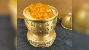 风水黄铜米缸 聚宝盆 百福缸 送水晶元宝 风水 FENG SHUI 米桶 已開光 招财进宝米缸 底部金蟾 纯铜聚财缸RICE TANK JAR 镇风水 纯铜百福缸 搬家必备 开业必备 钱财满缸 化煞祛邪 镇压财气 Lucky and Fortune Wealth