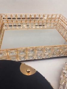 Dekorasi Rumah Elegan Dengan Pajangan Nampan Europe Gold