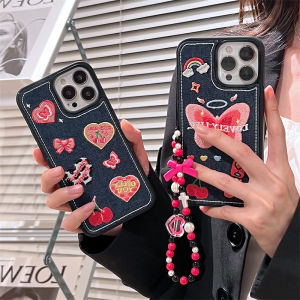 เคสแข็งปักลายหัวใจเชอร์รี่ผีเสื้อผ้าเดนิมเคสโทรศัพท์แข็งสำหรับ iPhone 16 15 14 Pro Max Plus 13 12 11 Pro Max