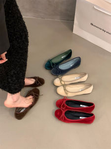 รองเท้าส้นแบนสีแดงสไตล์ฝรั่งเศสสำหรับผู้หญิง ฤดูใบไม้ผลิและฤดูใบไม้ร่วง รองเท้าบัลเลต์ส้นแบนสำหรับใส่ไปงานวันเกิดในช่วงฤดูร้อน