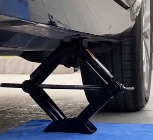 Heavy Duty Scissor Jack Car Repairing Tool Tyre Repair 1.0 / 1.5 / 2.0 / 3.0 Ton