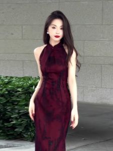 Elegant Red Chinese Style Neckline Dress Womens Silk Top Fashionable Slimming Summer New Arrival Luxury Feel Commute Pure Color