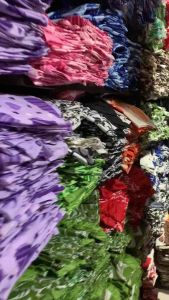 Glamour & Plain Curtains: Choosing Dark & Light Color Valances