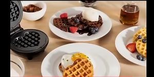 Mini Waffle Maker Breakfast Waffle Machine Household Children Mini Baking Cake Machine Mini Waffle Pot