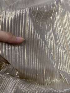 Vải Voan dập ly nhũ kim tuyến màu Kem vàng đồng(khổ1m5)dày mềm co dãn_may đầm váy dạ hộichân váyáo kiểusét thiết kế...thời trang