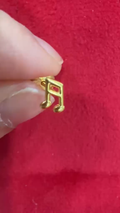 Poh Heng Jewellery 22K Beamed Notes Single-Sided Earring in Yellow Gold[Price By Weight]