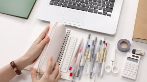 Customized Name Personalized Retro PU Leather Pen Bag Pencil Case Students Stationery Portable Makeup Brush Organizer