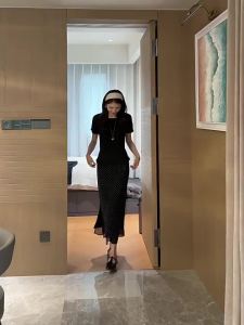 XUNYI | Bộ Áo Thun Tay Voan và Chân Váy Đen Chấm Bi