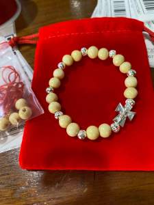 Vòng dâu tằm mic bi bạc cây thánh giá bạc s925 cho bé bình an ngủ ngon giấc