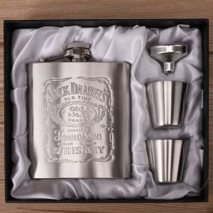7oz Stainless Steel Whiskey Bottle Outdoor Portable Pocket Alcohol Container Gift Box Vodka Jug Drinking Bottle Tools