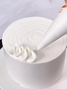 Disposable Piping Bags 100Pcs Food Grade Pastry Icing Bag Thick for Cake Decorating Cream Kek
