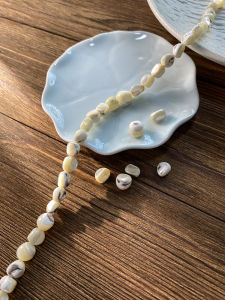 เปลือกหอยธรรมชาติ 88 มมลูกปัดไม่สม่ำเสมอ หลวม ลูกปัดทำด้วยมือ DIY การร้อยอุปกรณ์เสริมเครื่องประดับวัสดุ S286