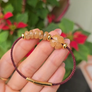 Q2348 Vòng ngũ điếu cỏ 4 lá Thạch Anh Tóc Vàng dây cáp khóa bấm Thổ và Kim - Phong Thuỷ TUDO P